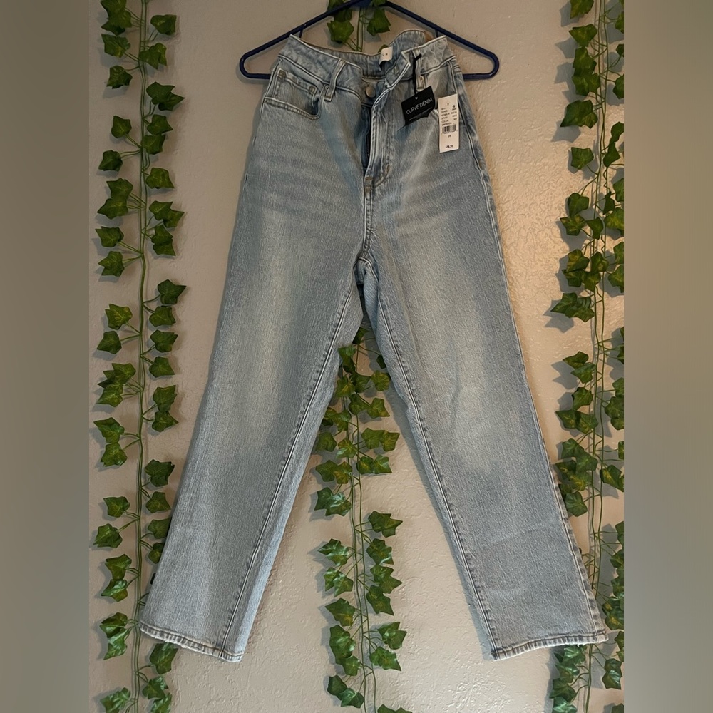 Women’s pacsun jeans size 28 curve and straight.